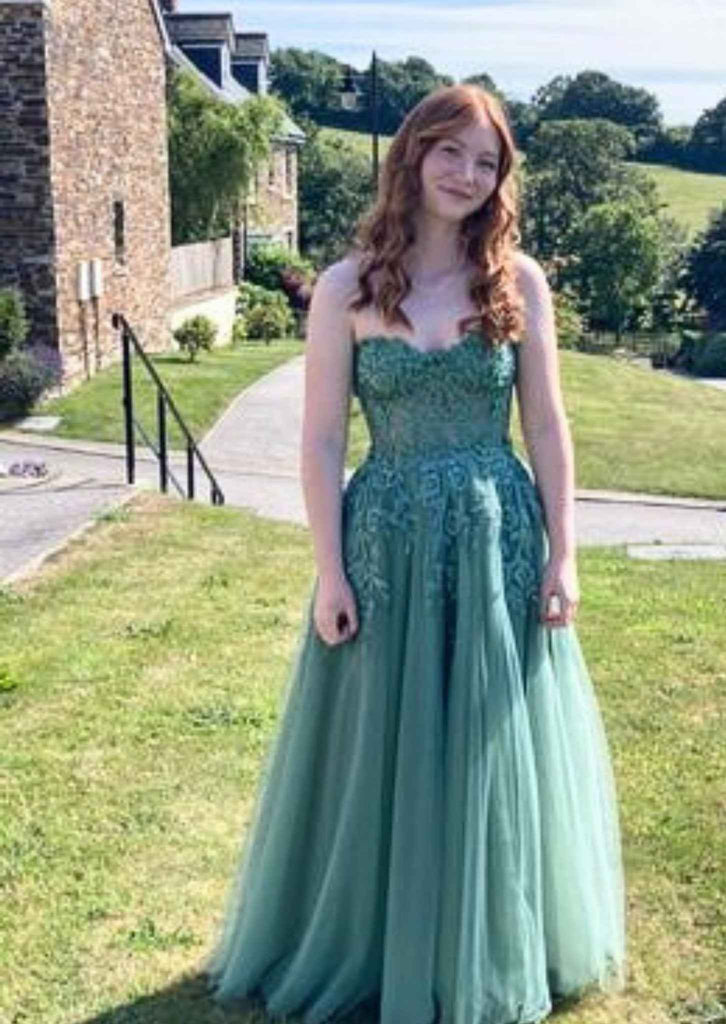 Yellow Corset Top Tulle Dress Ylona - Cargo Clothing featuring a sweetheart neckline and intricate lace bodice, ideal for prom or evening wear.